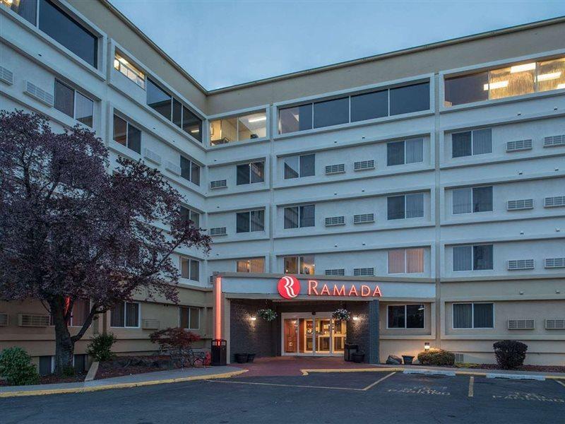 Ramada By Wyndham Downtown Спокан Экстерьер фото